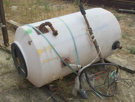 650 Liter Poly Tank 650 Liter Poly Tank