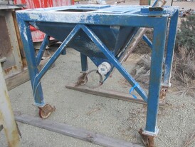 B.W. Sinclair CON3 Auger Feed Hopper B.W. Sinclair CON3 Auger Feed Hopper