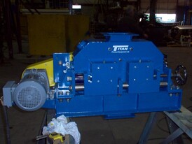 10in Dia. x 6in Wide Titan Process Equipment Lab Roll Crusher 10in Dia. x 6in Wide Titan Process Equipment Lab Roll Crusher