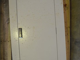Panel de Distribución de Luz Cutler Hammer 225 amp